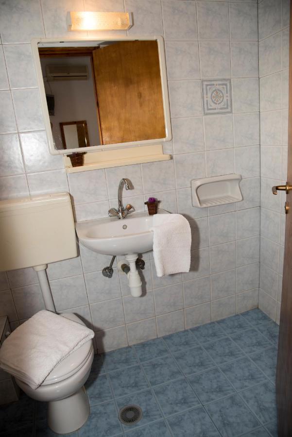 Damianos Rooms Adamantas  Exterior photo