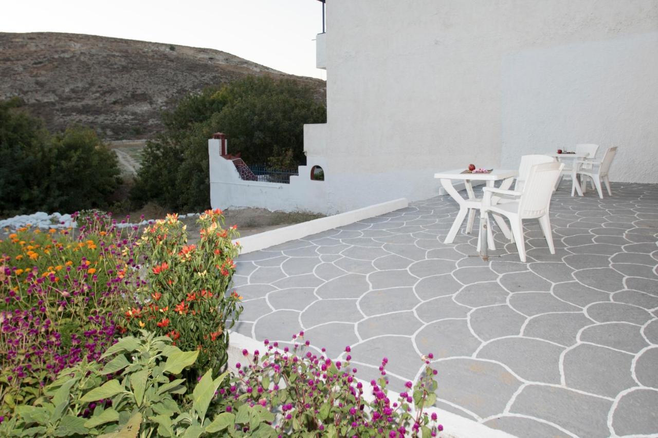 Damianos Rooms Adamantas  Exterior photo