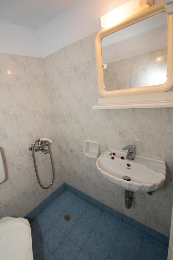 Damianos Rooms Adamantas  Exterior photo